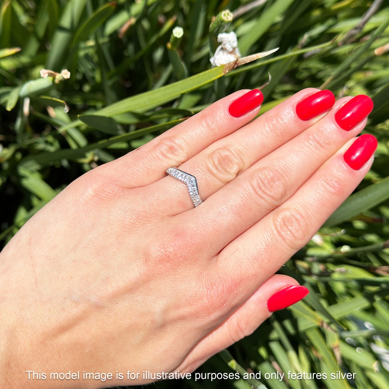 Curved Contour Chevron Ring