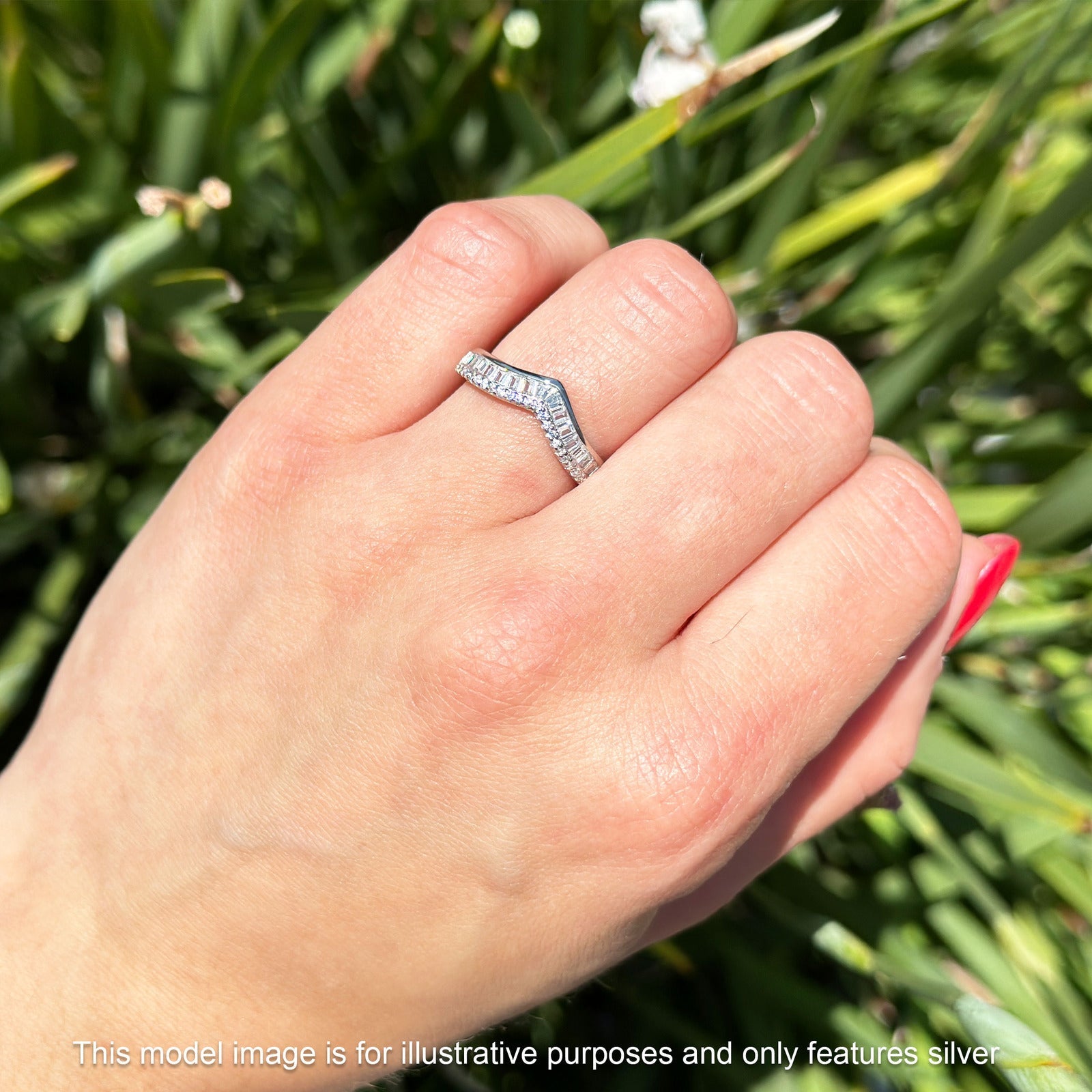 Curved Contour Chevron Ring